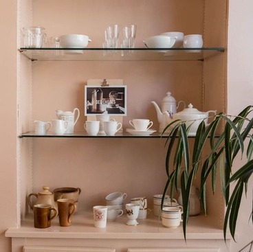 Les différents tasses et théière en vente dans la boutique
